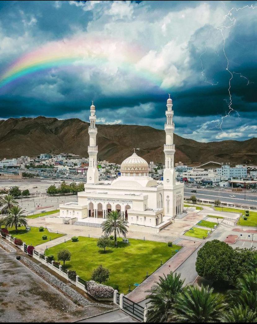 فندق الرستاق Takham Exterior foto